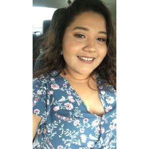 Meet your Posher, Valeria